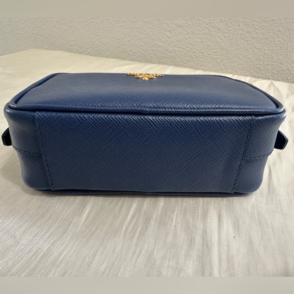 Prada mini  saffiano camera bag - Picture 12 of 16